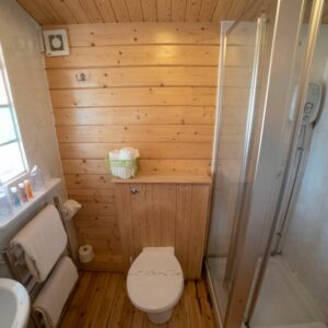 Log Cabin bathroom